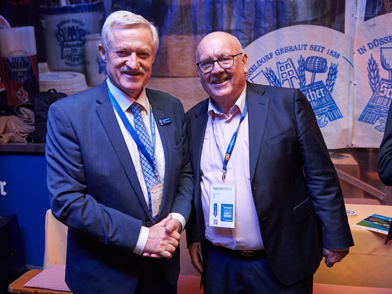 WPO’s Pierre Pienaar (left) and AIPIA’s Andrew Manly celebrate their groups’ new commitment for collaboration.