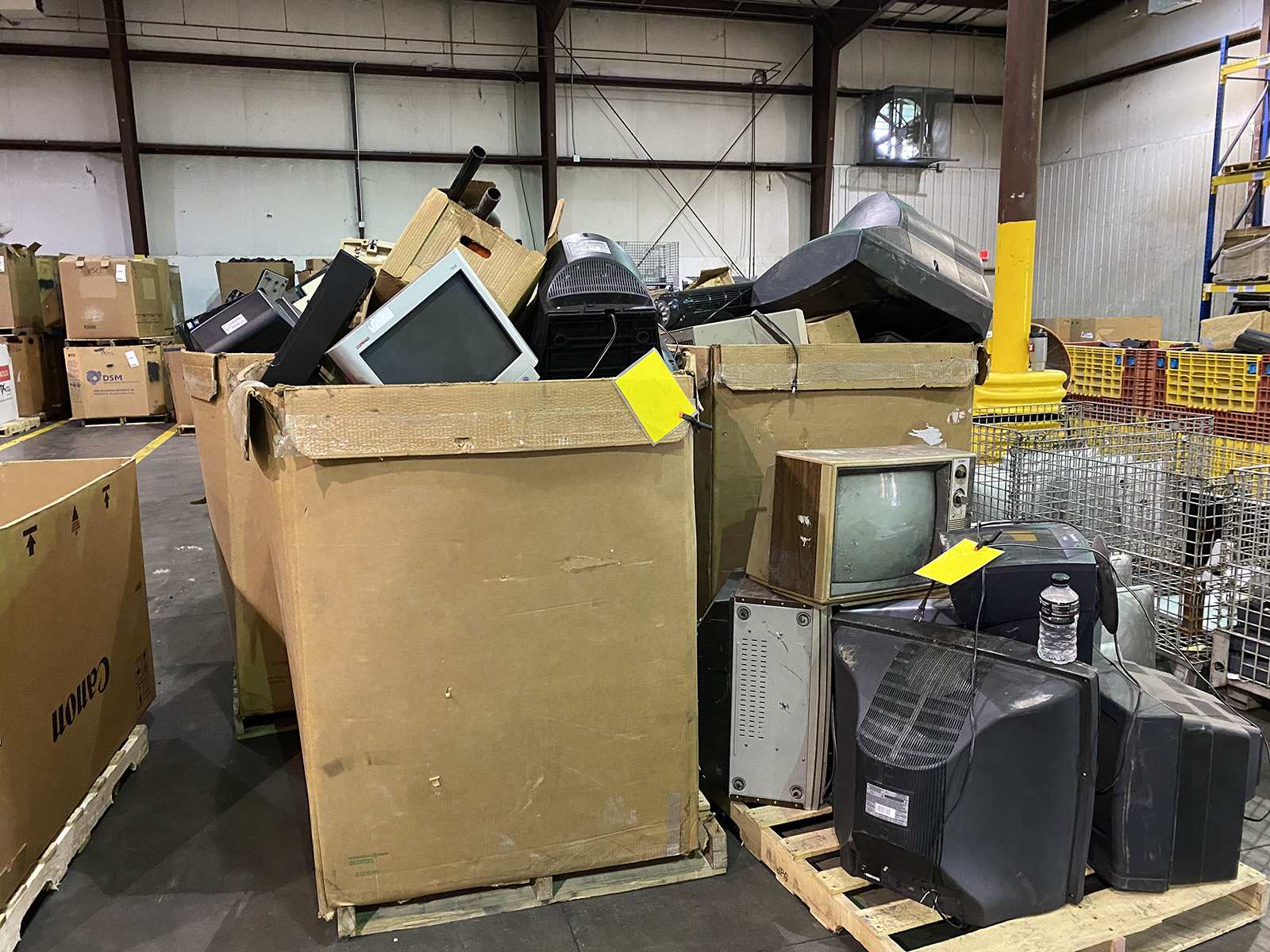 E-waste comes in many forms, from old TVs and monitors to desktop and laptop computers, videocassette recorders, cables, connectors and telephones, to name a few. 