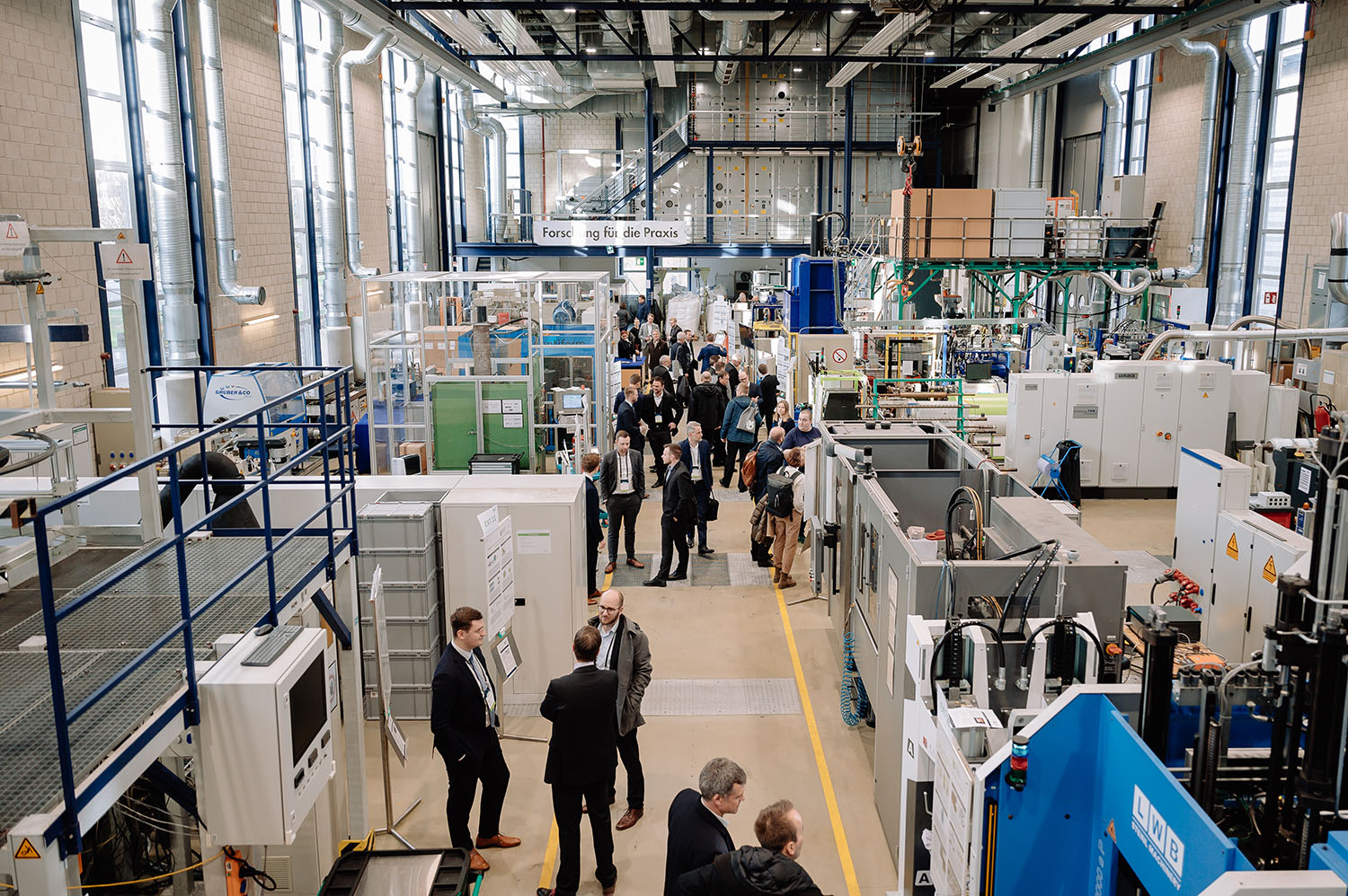 The IKV Colloquium demonstrated the plastics industry's resilience in addressing current challenges. On February 28th-29th, 2024, RWTH Aachen University's IKV organized an event fostering industry-academia exchanges. 