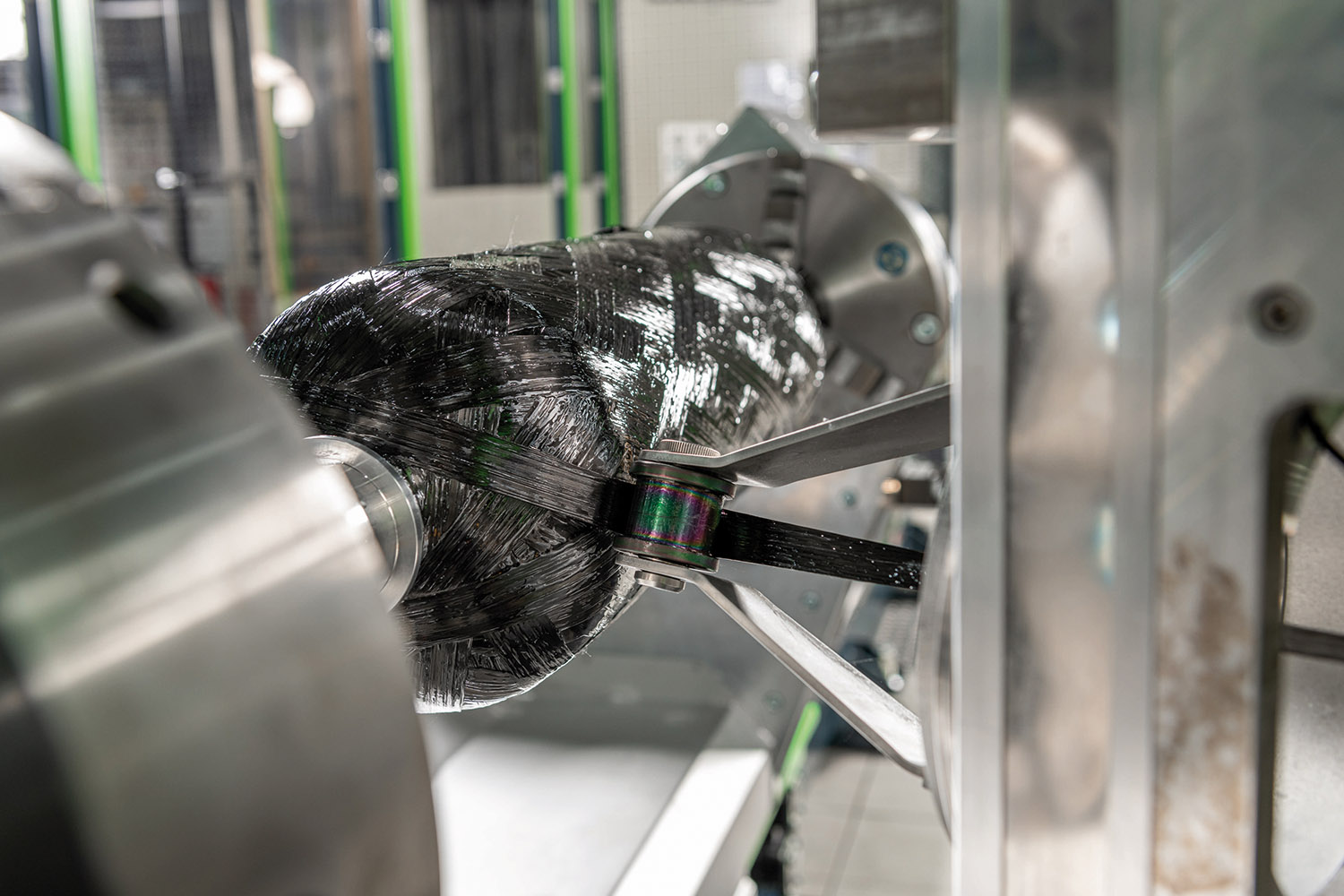 At the Plastics Innovation Center 4.0 was possible to see a robotic filament winding by fiber-reinforced plastics (frp). The manufacturing cell showed a pilot production of type-4 pressure vessel (700bar) for hydrogen storage, scaled 47% from the real process (1500bar). During the 32nd IKV Colloquium. 