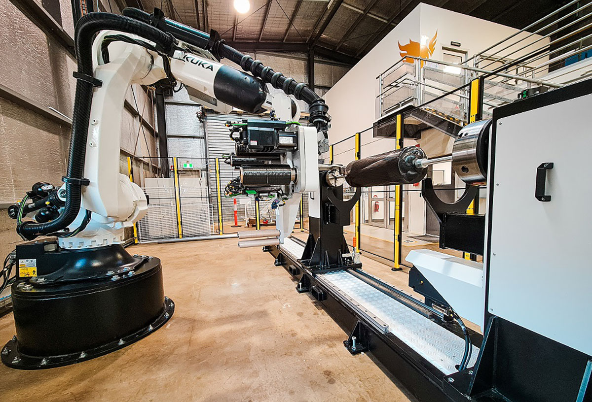At UniSQ, a robotic filament winding machine for hydrogen tank manufacturing. <yoastmark class=