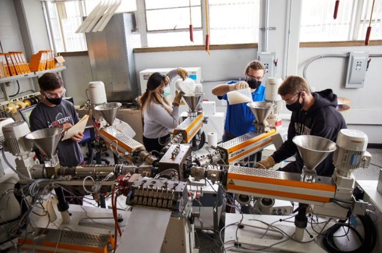 University of Massachusetts (UMass) researchers have developed a multilayer biopolyester film for more sustainable food packaging. Courtesy of Separable Multilayer Biopolyester Films for Deconstructable Barrier Packaging, presented at SPE’s ANTEC® 2025.