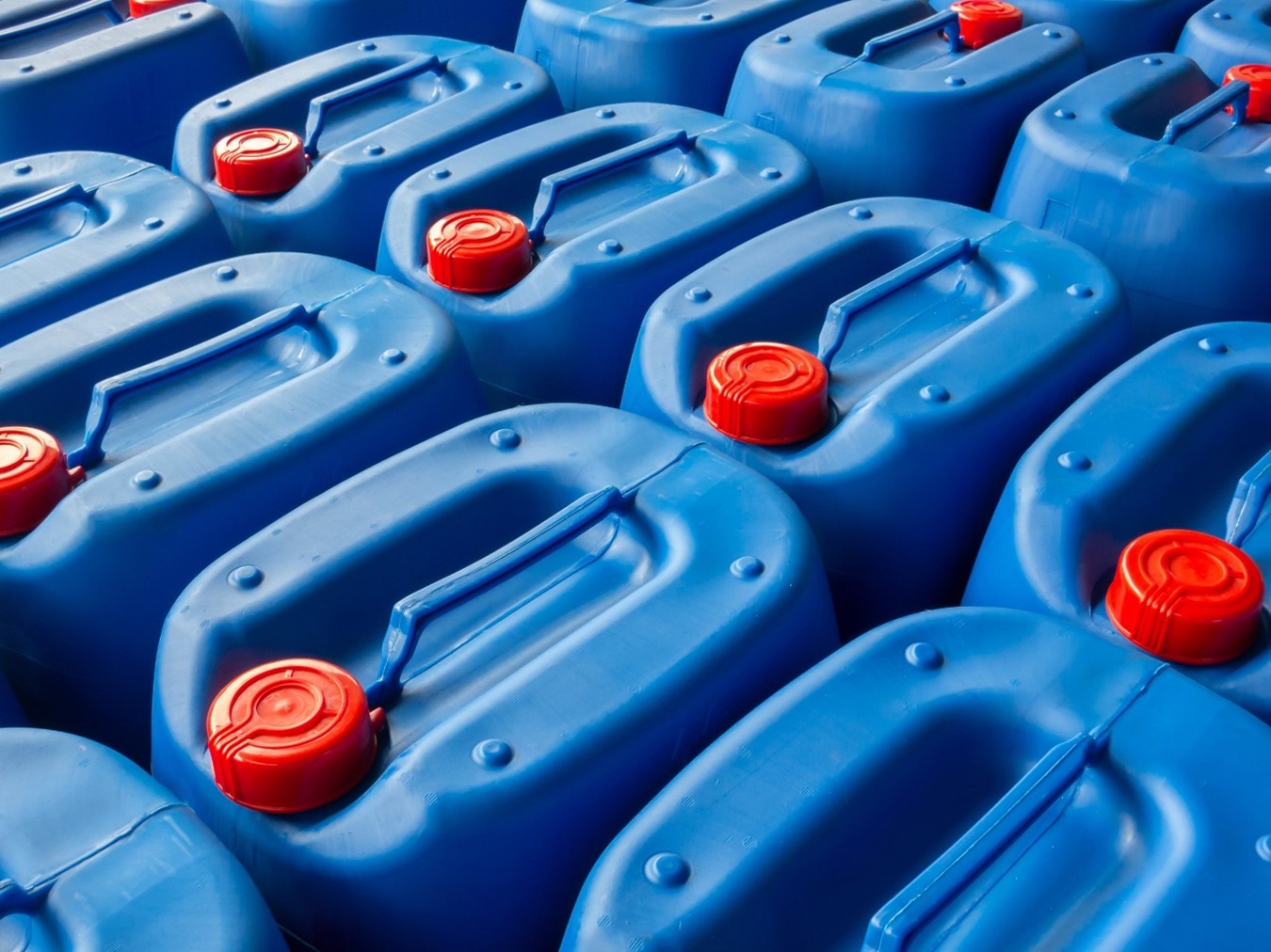 PFAS-Free Liquid Cooling Hardware for AI Data Centers | Plastics ...