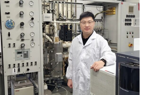 Prof. Wei Zhang at the State Key Laboratory of School of Chemistry and Molecular Engineering, ECNU. Courtesy of ECNU