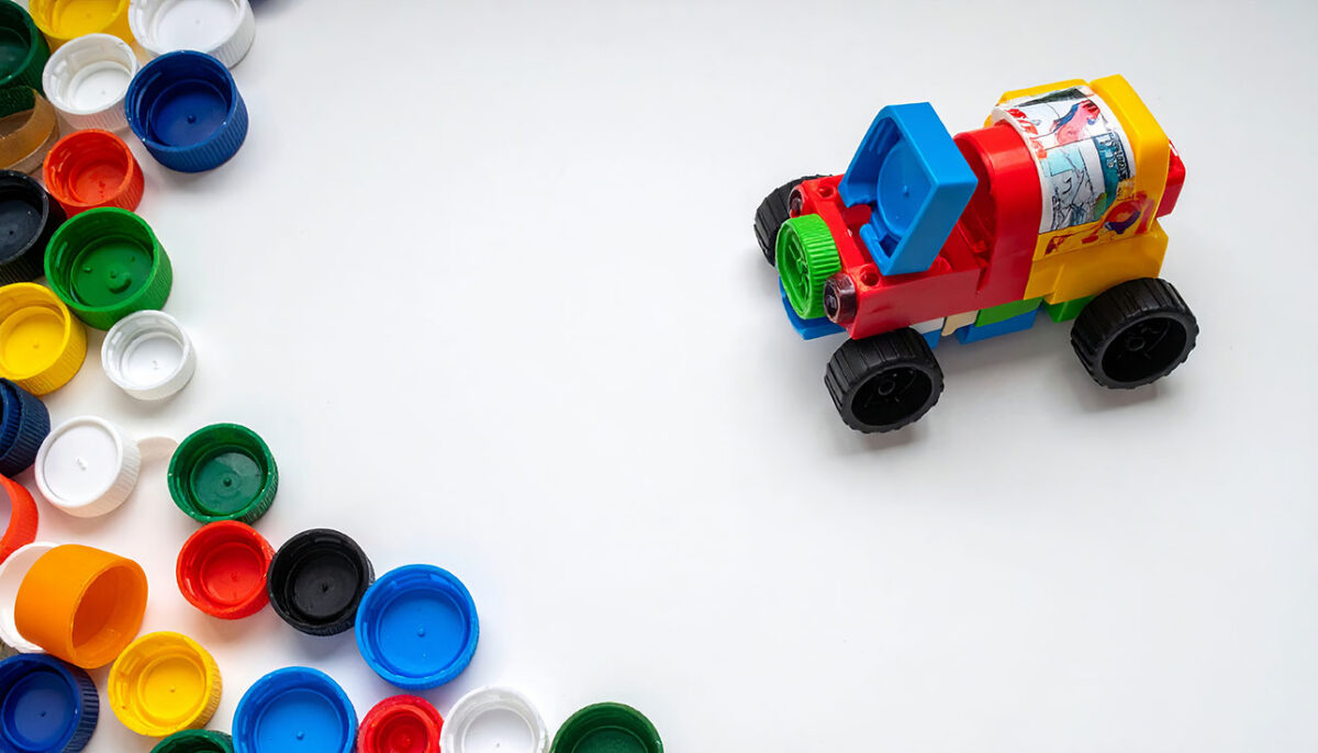 Recycled plastics often cause scrap. New AI and closed-loop control strategies stabilize cycles, balance defect trade-offs, and improve yield.