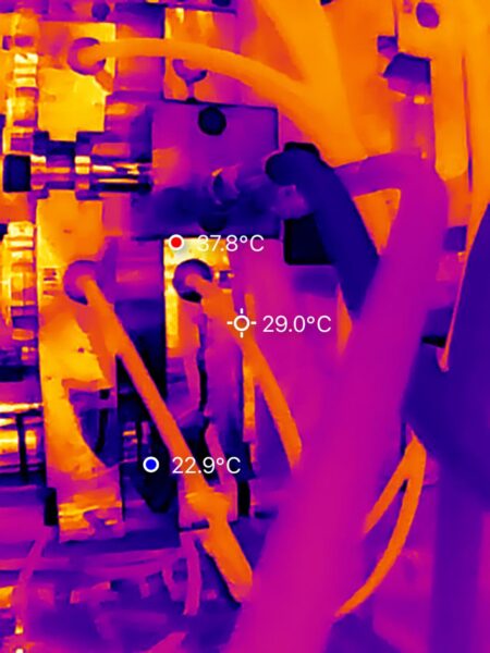 A thermal camera can easily measure temperatures at the mold's inlet and outlet and help ensure that the connections are properly made. Courtesy of PM TEC Engineering.