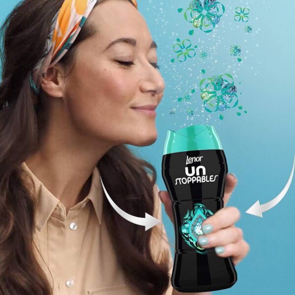 The detachable cap hides miniature perforations that release fragrance on the shelf, an olfactory sample that intensifies the instant a shopper presses the bottle. Design by Procter & Gamble.
